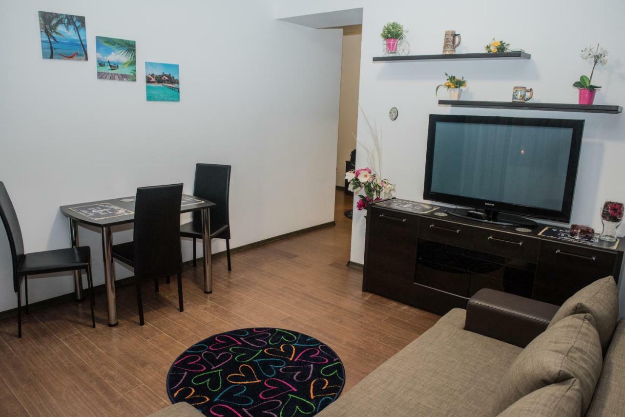21 By The Sea Apartment Mamaia Exterior photo
