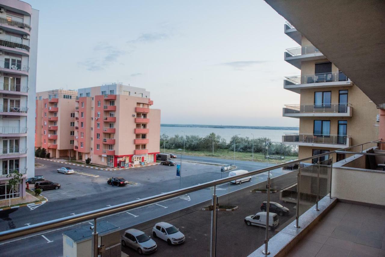 21 By The Sea Apartment Mamaia Exterior photo