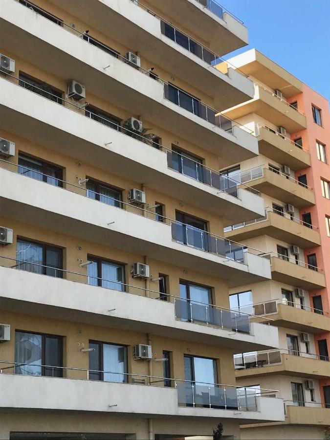 21 By The Sea Apartment Mamaia Exterior photo